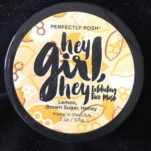 Hey girl, hey exfoliating mask